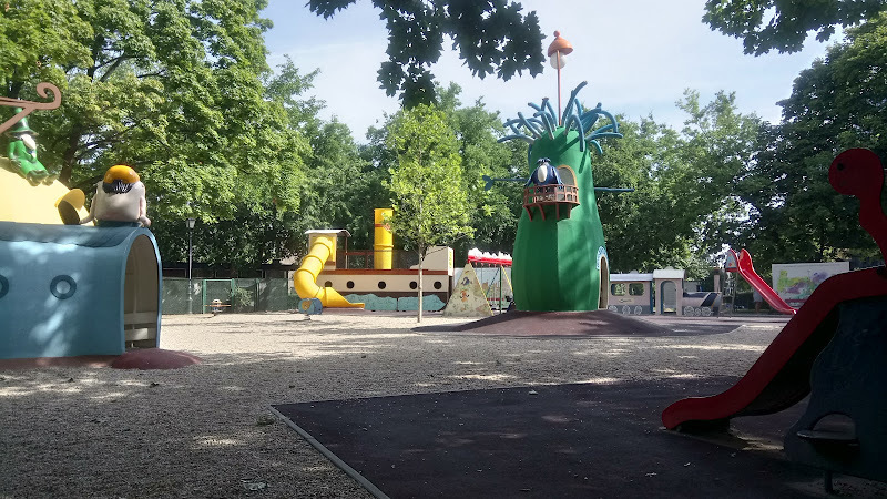 Pom Pom Playground